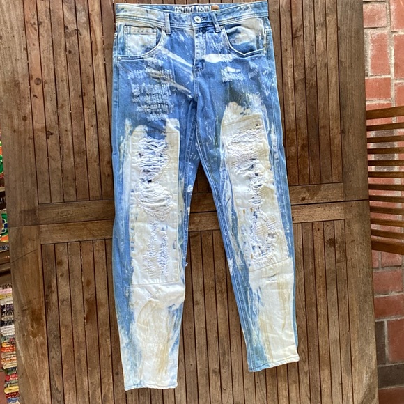 8ighth DStrkt Jeans Mens 30X 32 light wash Distressed/ Destroyer jeans. - Picture 1 of 15